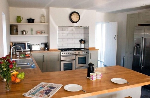 Sneem Cottage | Top-Rated Ring of Kerry Cottage with Oceanfront Views