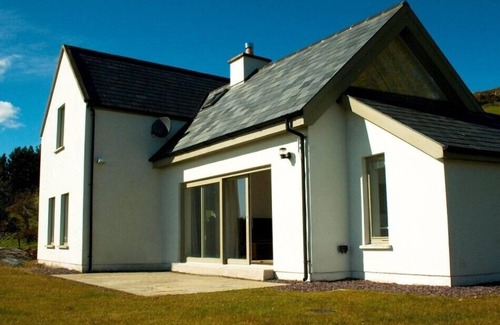 Sneem Cottage | Top-Rated Ring of Kerry Cottage with Oceanfront Views