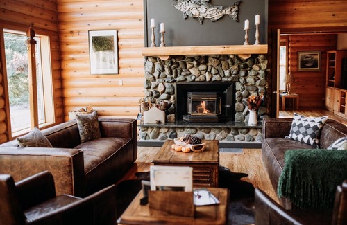 Lake Cowichan Cabin | Riverside Lodge with Pool & Ocean View for 10 Guests