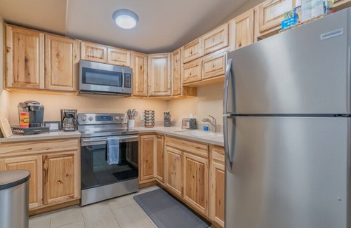 College House | Riverside Chena River House Suite with Spa & Ocean View