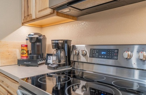 College House | Riverside Chena River House Suite with Spa & Ocean View
