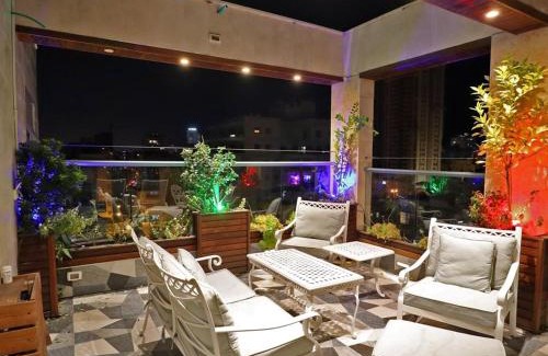 Netanya Apartment | Elegant Rooftop Apartment in Netanya with Pool & Hot Tub