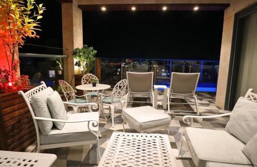 Netanya Apartment | Elegant Rooftop Apartment in Netanya with Pool & Hot Tub