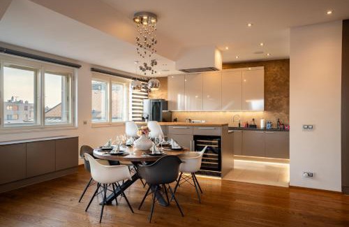 Prague 2 Apartment | Elegant Rooftop Apartment with Breathtaking Ocean Views