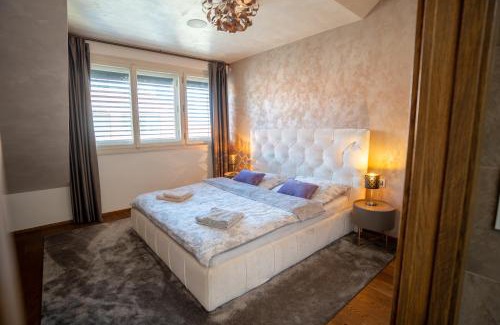 Prague 2 Apartment | Elegant Rooftop Apartment with Breathtaking Ocean Views