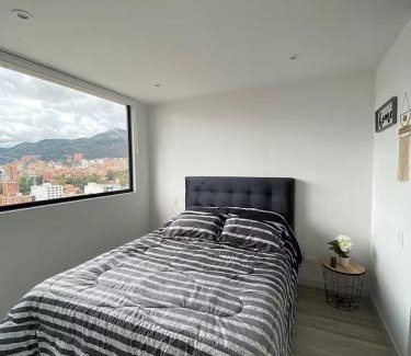 Chapinero Apartment | Luxury Rooftop Pool Penthouse with 24h Gym, Near Zona G!