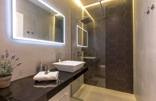 Bacvice Apartment | Top-Rated Grevillea Room with Spa in Split Awaits You
