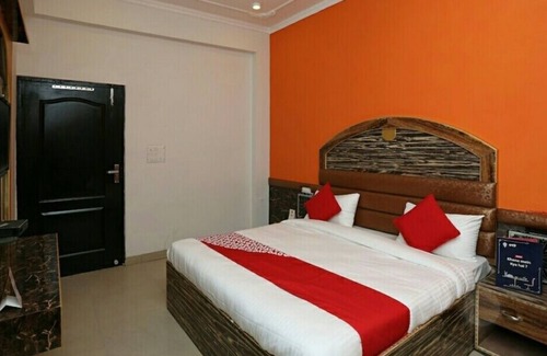 Mathura Bed & Breakfast | LUXURY ROOMS NEAR GOVARDHAN TEMPLE