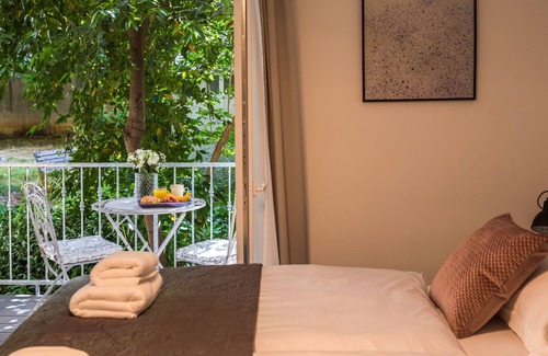 Zadar Old Town House | Elegant Rooms with Balcony and Breakfast Included