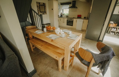 Litton Cottage | Cozy Rural Cottage with Hot Tub & Log Burner - Rated 10/10