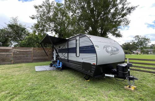 Taft House | Relaxing RV Retreat with Deck, Amenities for Families