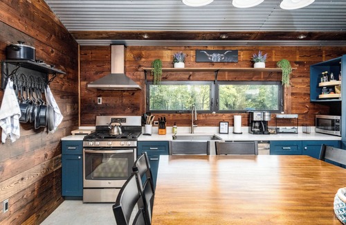 Shady Hollow House | Luxury S Austin Home + Casita by Downtown, Zilker, SoCo