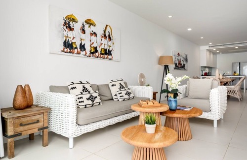 Plai Laem Apartment | Idyllic Sea View Apartment with Pool Access and Breakfast