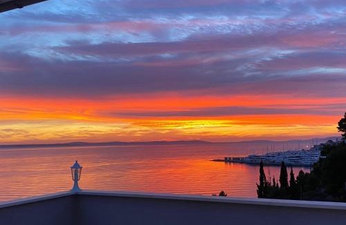 Jesenice Apartment | Oceanfront Retreat: 4-Star Rated Sea View Apartment