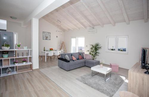 Jesenice Apartment | Oceanfront Retreat: 4-Star Rated Sea View Apartment