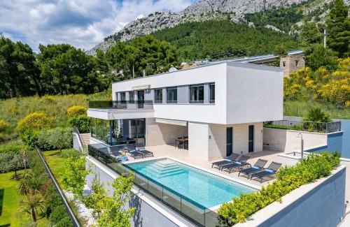 Omis Villa | Beautiful Seafront Villa IVAN with Heated Pool, 100m to Beach