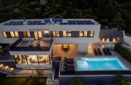 Omis Villa | Beautiful Seafront Villa IVAN with Heated Pool, 100m to Beach