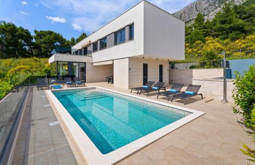 Omis Villa | Beautiful Seafront Villa IVAN with Heated Pool, 100m to Beach