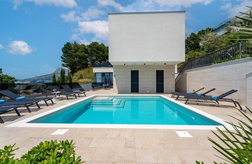 Omis House | Seafront Villa Petra: Heated Pool & Ocean View Retreat