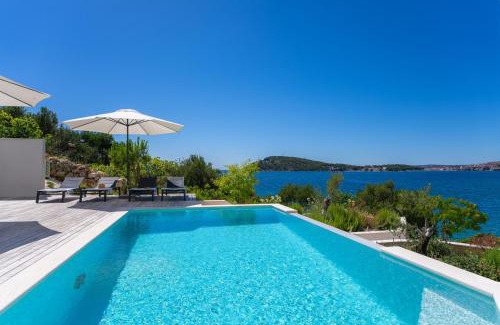 Rogoznica Villa | Seafront Villa Roots: Private Heated Pool & Ocean Views