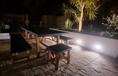Porthtowan House | Top-Rated Seaside Retreat with Hot Tub & Ocean Views