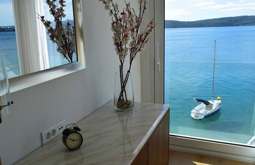 Trogir Villa | Luxury seaside villa Luna Azzurra - EOS-CROATIA