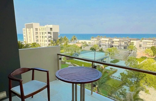 Ngu Hanh Son Apartment | Luxury Seaview Apartment in 5-Star Resort-B401
