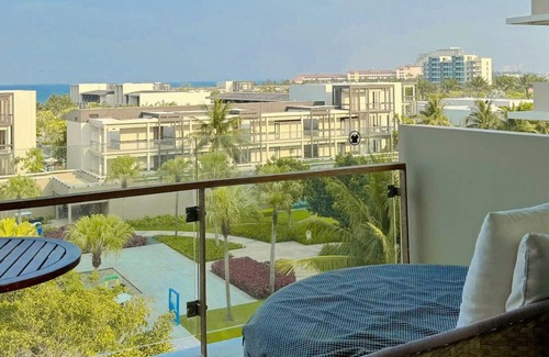 Ngu Hanh Son Apartment | Luxury Seaview Apartment in 5-Star Resort-B401