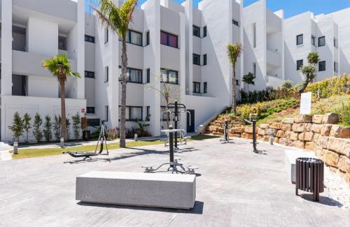 Puerto de la Duquesa Apartment | Seaside Retreat: 4-Star Resort with Private Beach & Spa