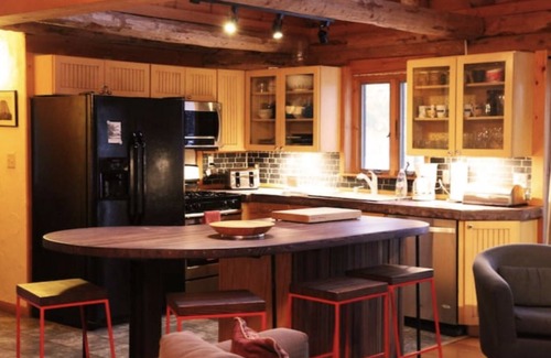 Catskill Cabin | Secluded Catskill Log Cabin: Pet-Friendly Retreat Near Trails