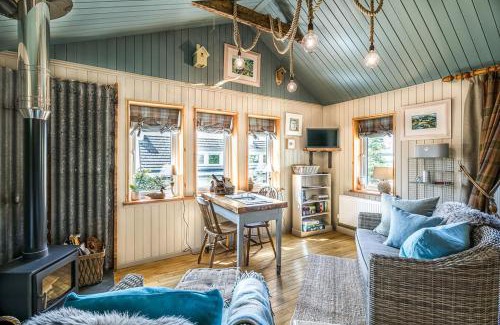 Applecross House | Cozy Self-Catering Cottage with Pet-Friendly Amenities
