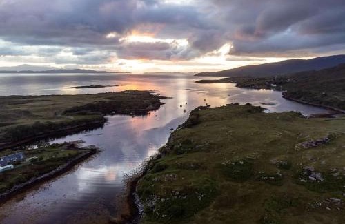 Applecross House | Cozy Self-Catering Cottage with Pet-Friendly Amenities