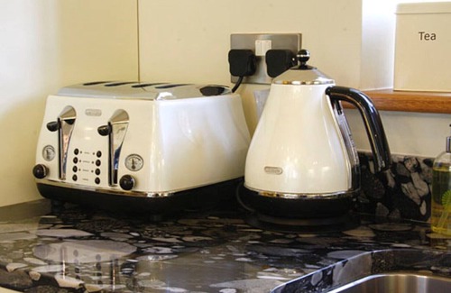 Llanfihangel Tal-y-llyn Cottage | Elegant Self-Catering Cottage: The Laundry Awaits You