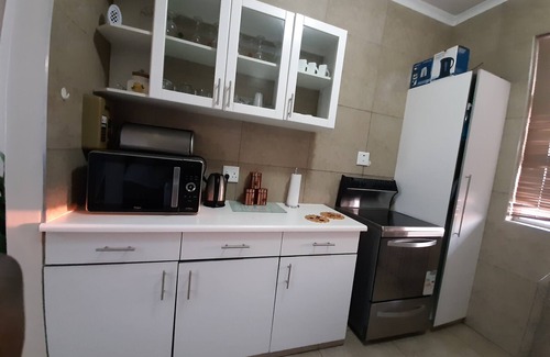 Windhoek Apartment | Superior Self-Catering Experience @ Mall Maeru