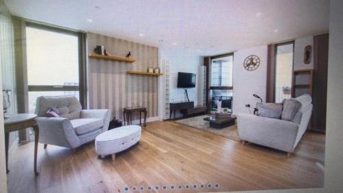 Fairfield Apartment | Elegant Serviced Apartment with Hot Tub & Top Guest Ratings