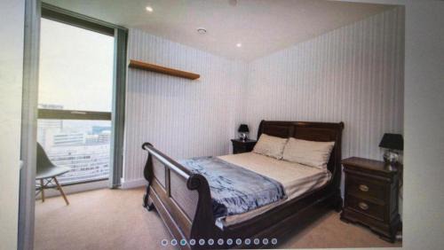 Fairfield Apartment | Elegant Serviced Apartment with Hot Tub & Top Guest Ratings