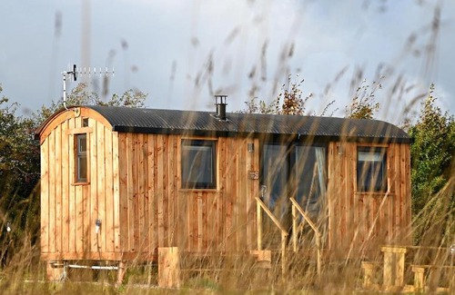 Monyash Ski Chalet | Exceptional Shepherd Hut Retreat in the Peak District