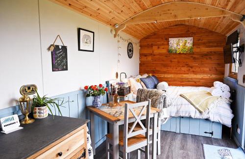 Monyash Ski Chalet | Exceptional Shepherd Hut Retreat in the Peak District
