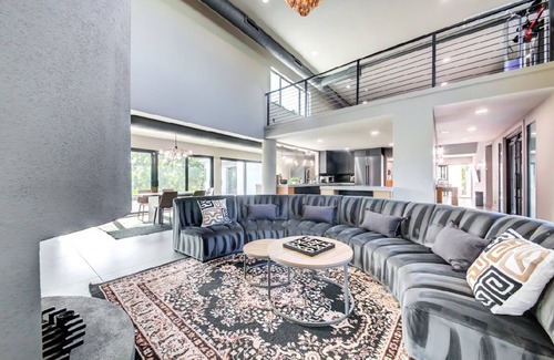 Siesta Key House | Tranquil Siesta Key Wellness Retreat near Beach and Village