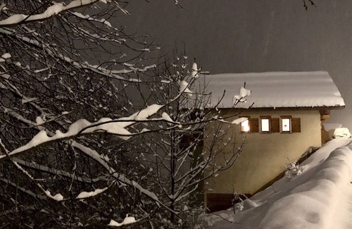 Oz Ski Chalet | Elegant Ski Chalet in Alpe D'Huez with Breakfast Included