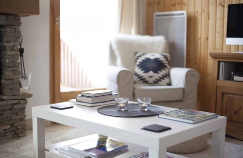 Oz Ski Chalet | Elegant Ski Chalet in Alpe D'Huez with Breakfast Included