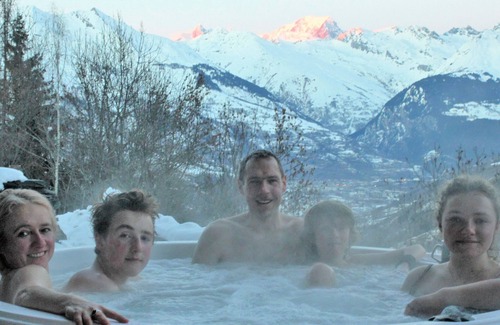 Montchavin Ski Chalet | Premier Ski-In Chalet in Paradiski with Hot Tub & Sauna