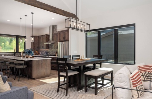 Silvercreek House | Inviting Ski-In/Out Retreat with Family Rooms & Hot Tub