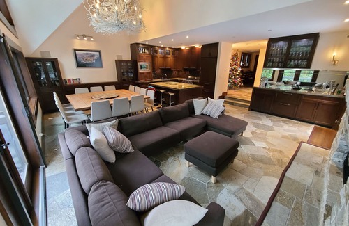 Upper Village House | Premier Ski-in/Ski-out Retreat with Hot Tub in Whistler