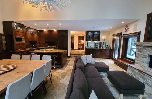 Upper Village House | Premier Ski-in/Ski-out Retreat with Hot Tub in Whistler