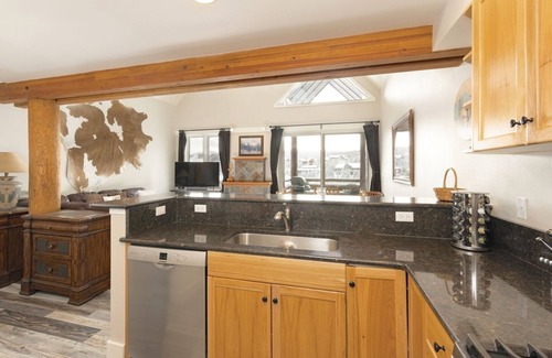 Saddle Ridge House | Romantic Moonlight Vacation Rentals with Breathtaking Views