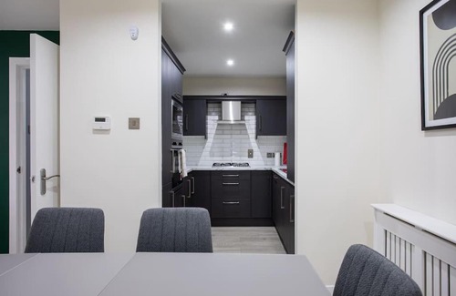 Belfast Central District Apartment | Pet-Friendly Retreat for 6 in City Centre - Rated 8.8/10