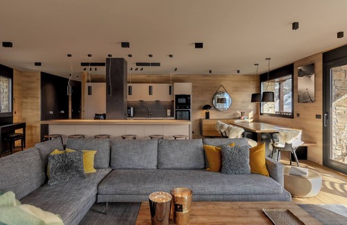 Soldeu Apartment | Exceptional Snow Peak Residence in Soldeu - Pet Friendly Spa