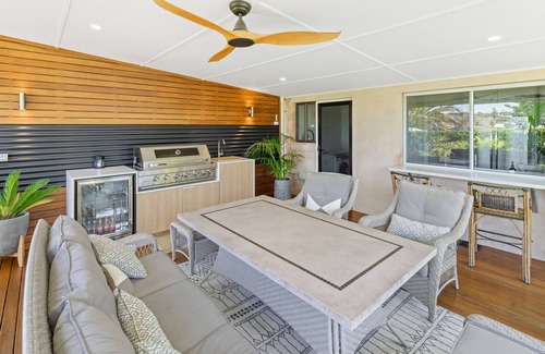 Moana House | Beachfront Moana: Guest Rated 9.8 with Spa & Ocean Views