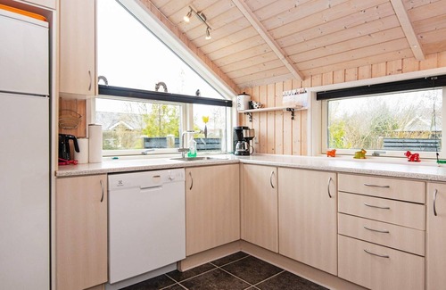 Bork Havn House | Ideal 7-Person Holiday Home in Hemmet with Breakfast
